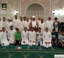 لقاء الشيخ مصطفى المرهون بجمع من المعتكفين في مسجد المصطفى